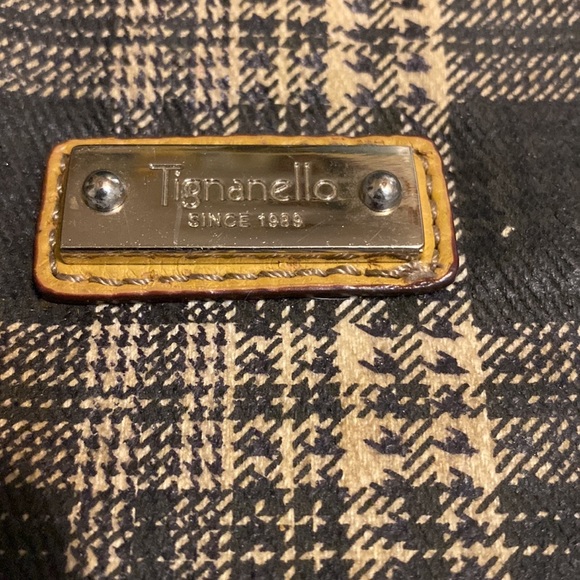 💫 Tignanello Wristlet - Picture 2 of 14